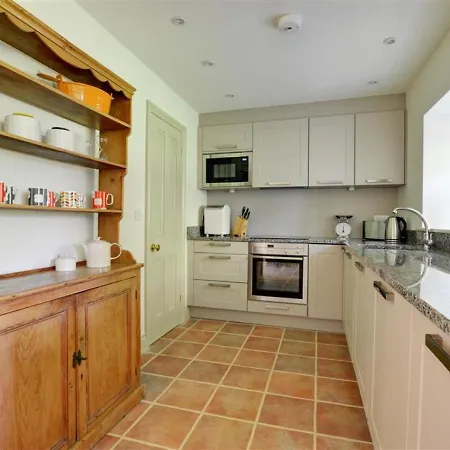 Holiday home Manor Courtyard Cottages Combined Battersby